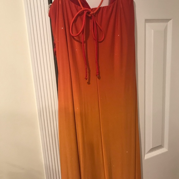 Evening Gown - Picture 4 of 4